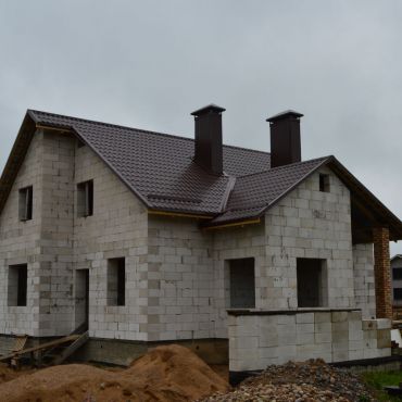 Возведение новой крыши дома в д. Аксаковщина 