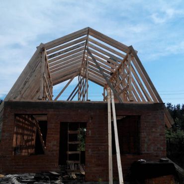 Строительство новой крыши, д. Боровцы