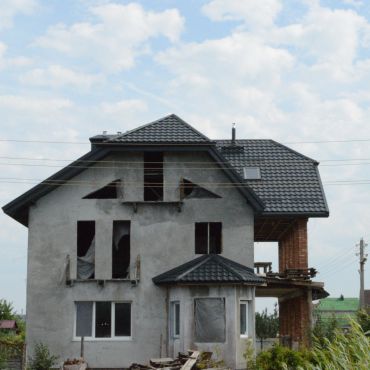 Монтаж модульной черепицы в д. Большой Тростинец